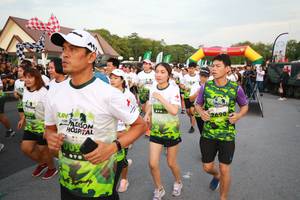 BIB: 2690
                            <button type="button" onclick="openModal(3530757)" class="btn btn-primary btn-sm float-right btn-popup" data-toggle="modal" data-target=".modal-high-quality">
                        <i class="fas fa-shopping-cart"></i> Add to Cart
                    </button>
                                            <button type="button" onclick="isThisMe(3530757, true)" class="btn btn-success btn-sm float-right btn-popup btn-isme hidden" data-toggle="tooltip" data-placement="bottom" title="นี่คือรูปของคุณใช่ไหม คลิกที่นี่เพื่อเอาเข้าอัลบั้ม">
                        <i class="fas fa-plus"></i> Add to album
                    </button>
                    <button type="button" onclick="isThisMe(3530757, false)" class="btn btn-warning btn-sm float-right btn-popup btn-isnotme hidden">
                        <i class="fas fa-ban"></i> Remove from album
                    </button>